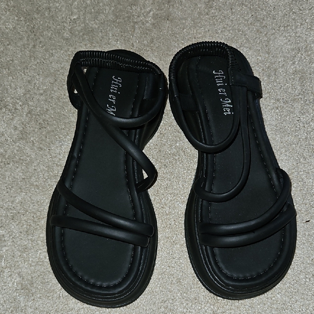 Chic Black Strappy Sandals